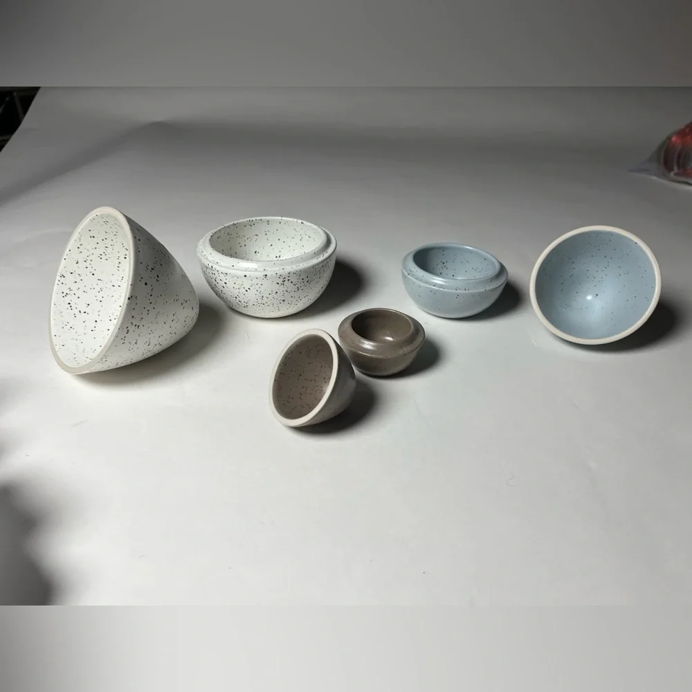 NWOT ikea radfraga nesting set of 3 eggs. Perfect for holding lots of trinkets!
